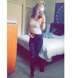 Meet your Posher, Alexis